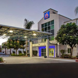 Motel Gilroy CA Exterior