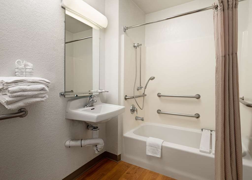 MOTEL 6 CAMARILLO $90 ($̶1̶1̶2̶) - Prices & Reviews - CA
