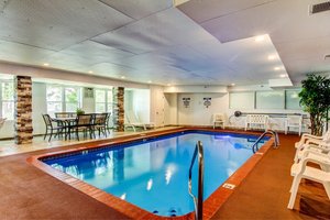 Pool & Beach