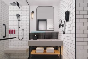 Room & Suite