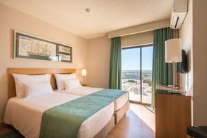 Room & Suite