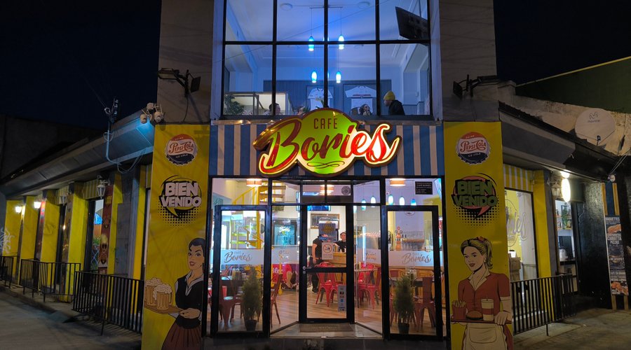ESTA ES NUESTRA FACHADA, INCONFUNDIBLE Y CON EXQUISITOS PRODUCTOS.
