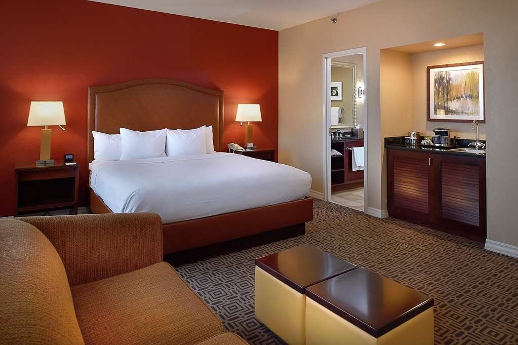 DOUBLETREE BY HILTON HOTEL ST. LOUIS - CHESTERFIELD $126 ($̶1̶6̶5̶ ...