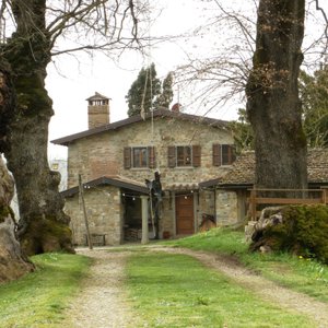 Il vialetto di arrivo a Poggio di Dante