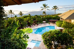 Pool & Beach