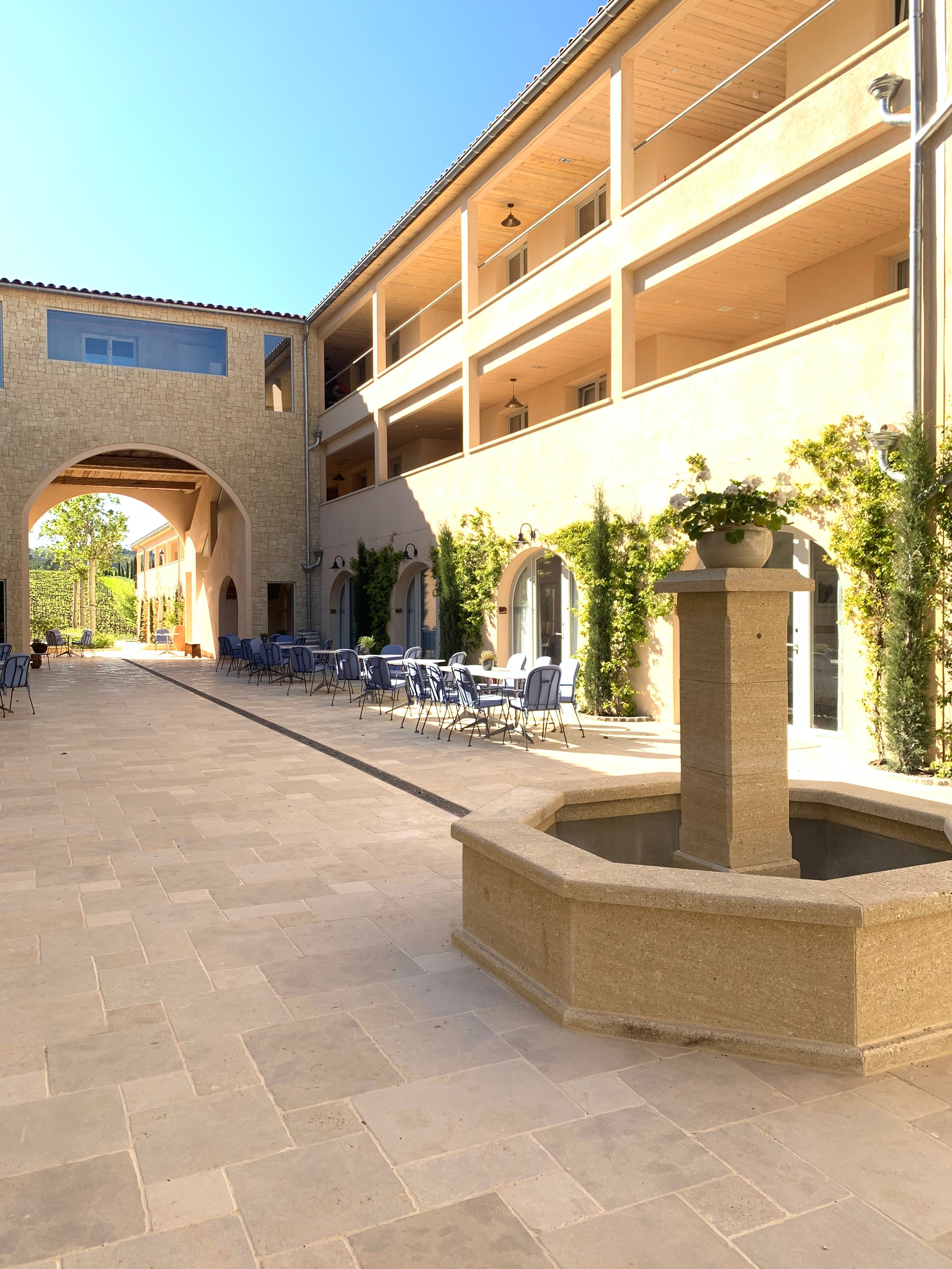 AUBERGE LA COSTE - Updated 2025 Prices & Hostel Reviews (Le