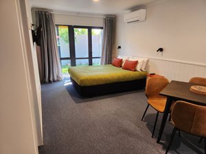 Room & Suite