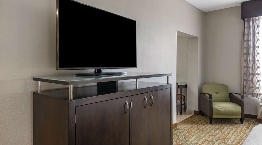 Suite with Kitchenette