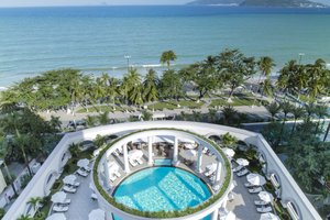 Pool & Beach