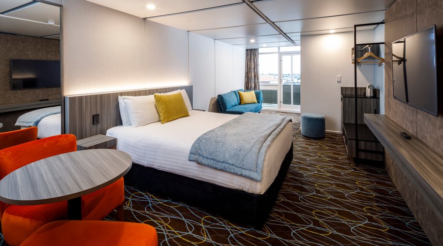 Guest Room - Riverview King