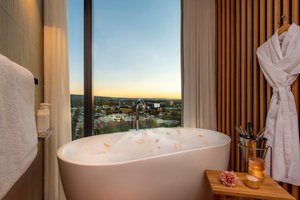 Room & Suite