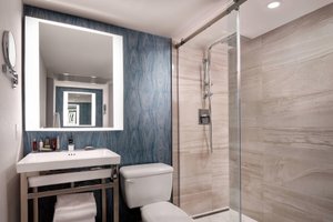 Room & Suite