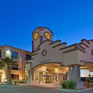 Best hotel to stay few minutes away from vibrant downtown Tucson.
