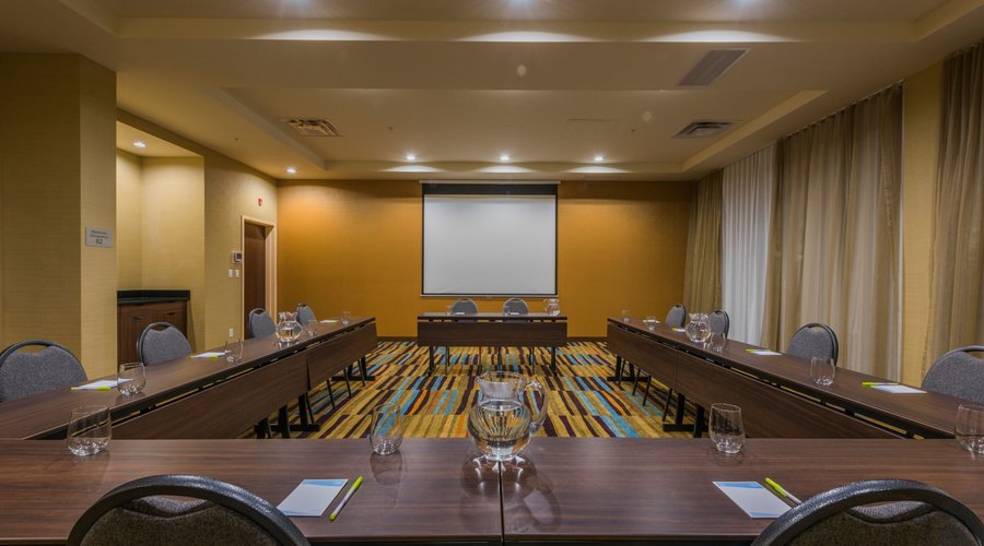 U-shape Meeting Room