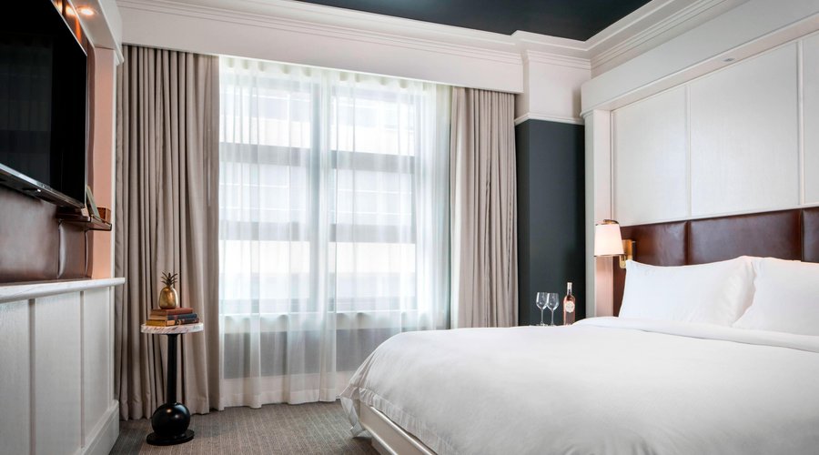 Standard Guest Room - 1 King