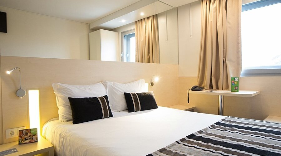 745397 Guest Room