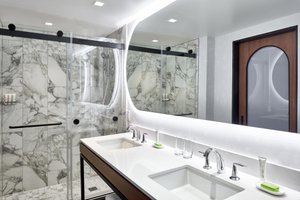 Room & Suite
