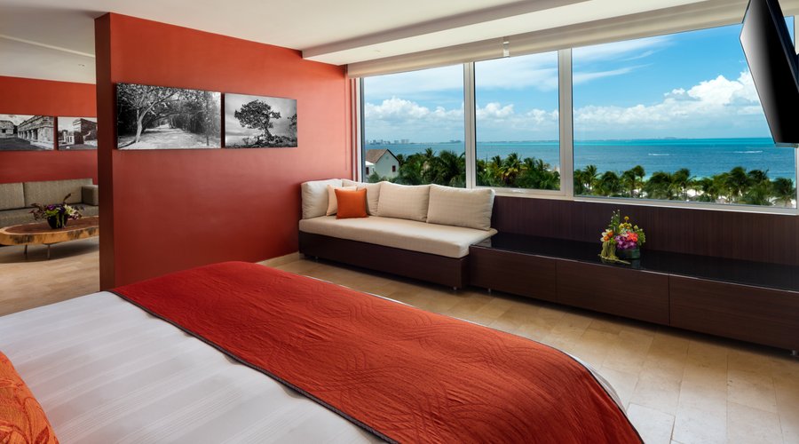 Our rooms offer gorgeous ocean views.