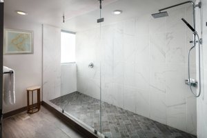 Room & Suite