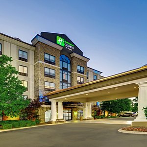 Holiday Inn Express & Suites Nashville-Opryland, an IHG Hotel in Nashville