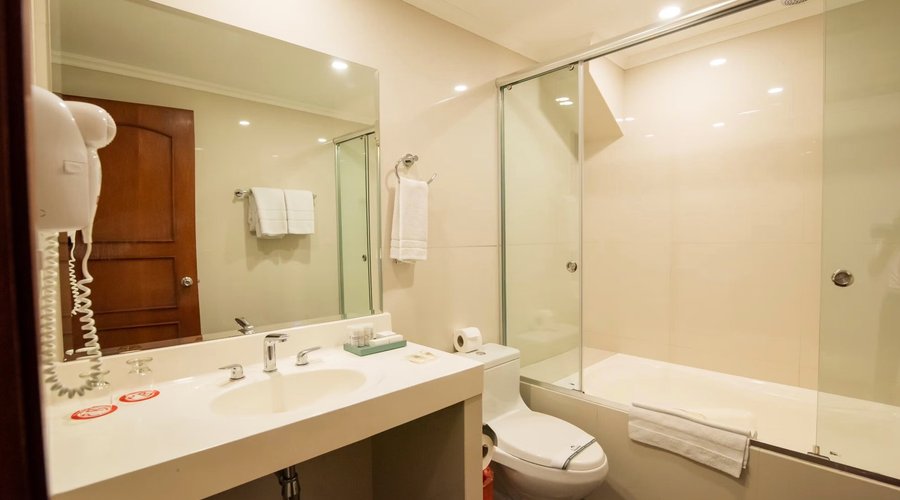 Junior Premium Bathroom