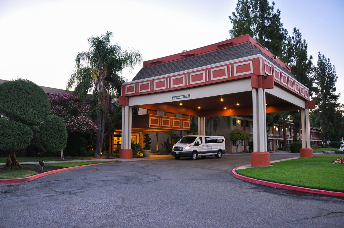 HOOKER HAVEN!!!! - Review of Days Inn by Wyndham Fresno Central, Fresno, CA  - Tripadvisor