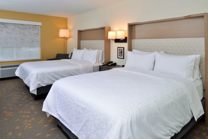 HOLIDAY INN & SUITES OVERLAND PARK-CONV CTR, AN IHG HOTEL - Updated ...