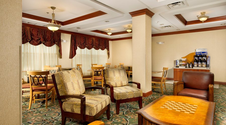 Guest Dining Lounge