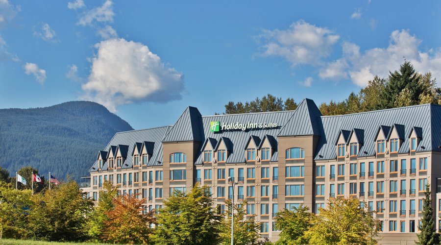 Welcome to the Holiday Inn and Suites North Vancouver