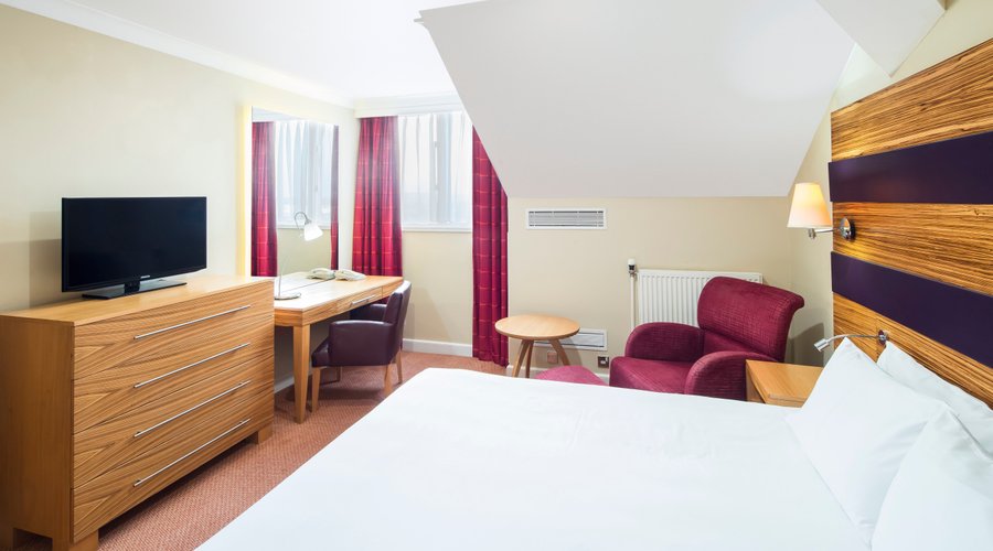 1 Super King 1 Bedroom Suite with View and Lounge Access