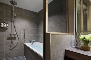 Room & Suite