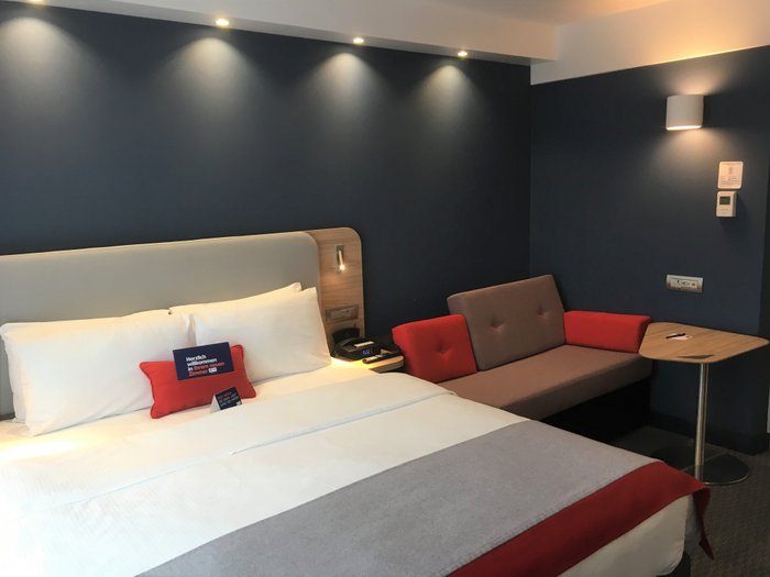 홀리데이 인 익스프레스 취리히 공항 (Holiday Inn Express Zürich Airport, an IHG hotel ...