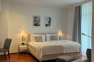 Room & Suite