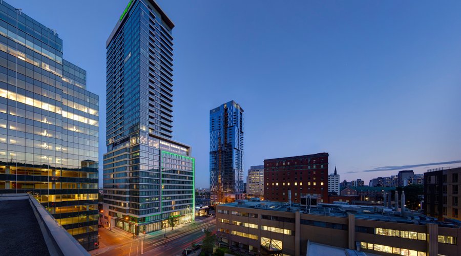 Holiday Inn & Suites Montréal Centre-ville Ouest