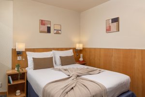 Room & Suite