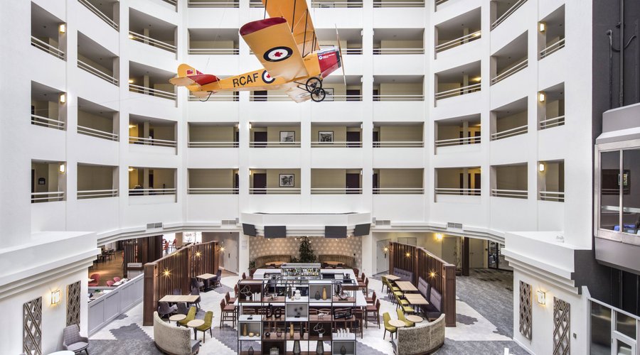 Our majestic atrium is a sight to see - Holiday Inn Longueuil