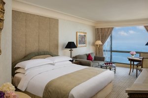 Room & Suite