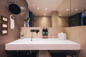 Room & Suite