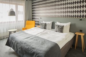 Room & Suite