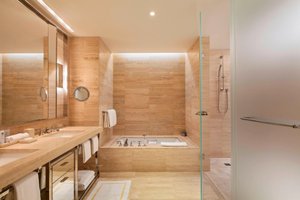 Room & Suite