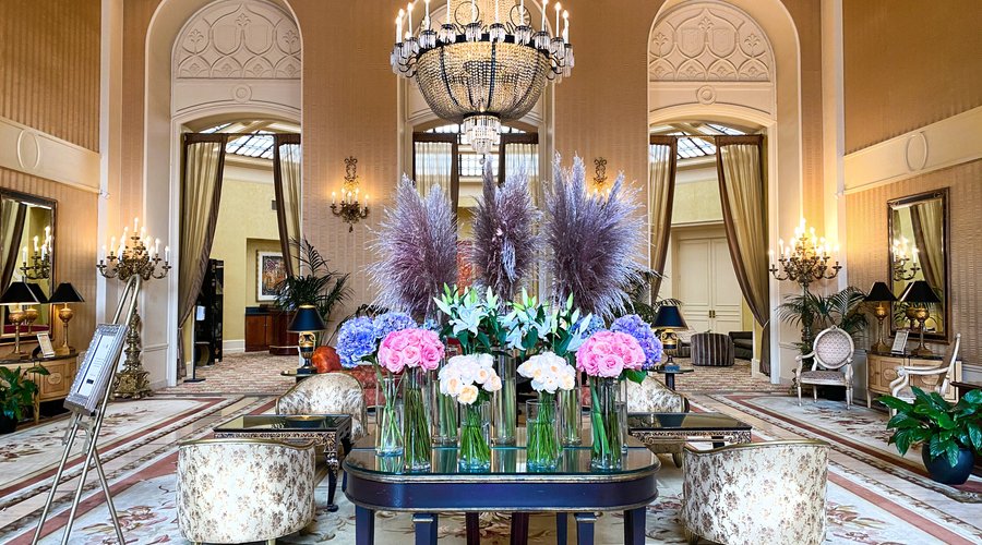 A warm welcome to the InterContinental Mark Hopkins