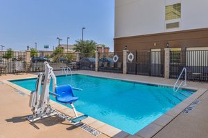 Pool & Beach