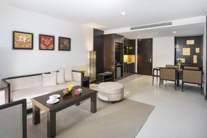Room & Suite