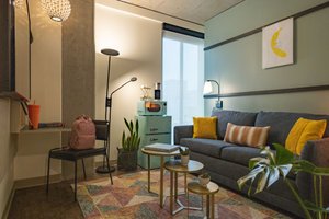 Room & Suite