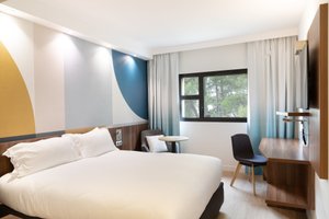 Room & Suite