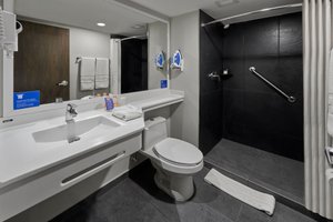 Room & Suite