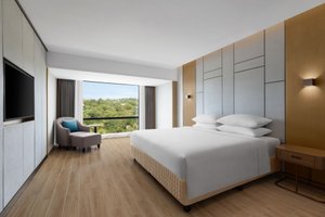 Room & Suite
