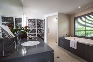 Room & Suite