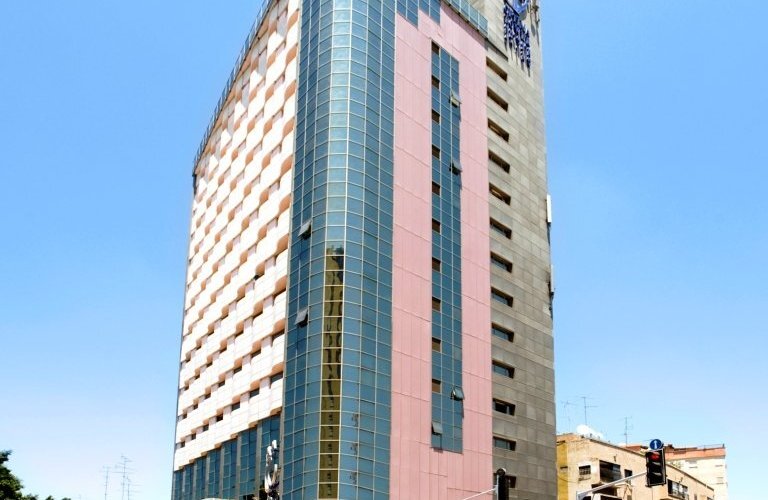 Exterior (OpenTravel Alliance - Exterior view)