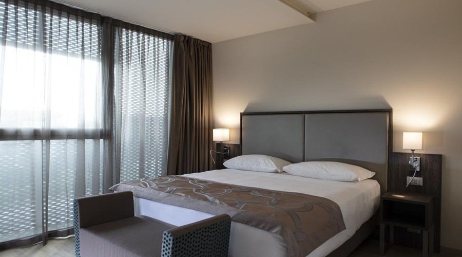 002387 Guest Room  